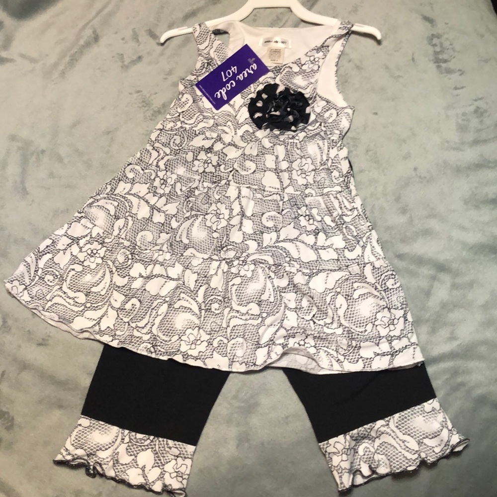 Black and white Capri pant set